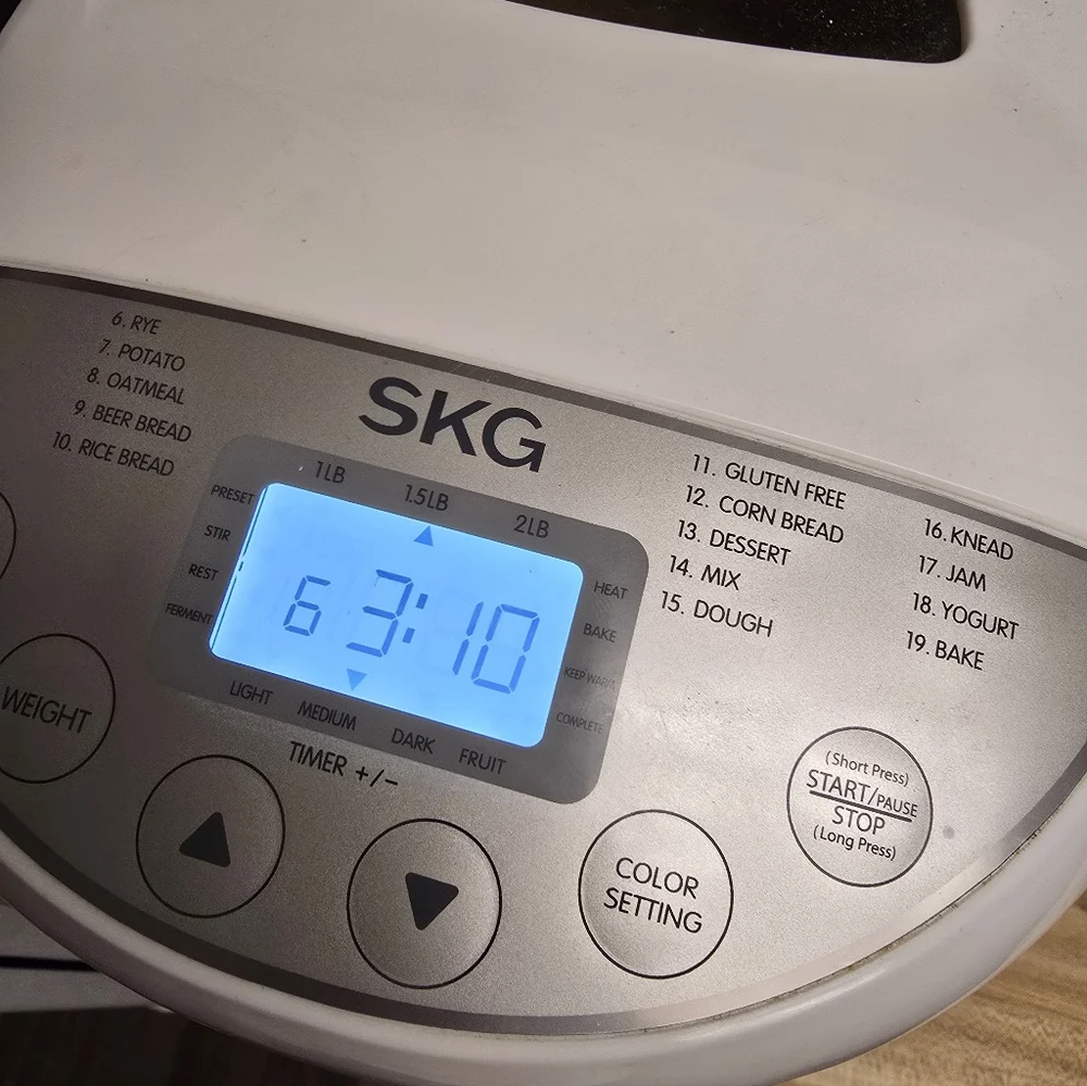 SKG Automatic Programmable Bread Machine - Picture 3 of 8